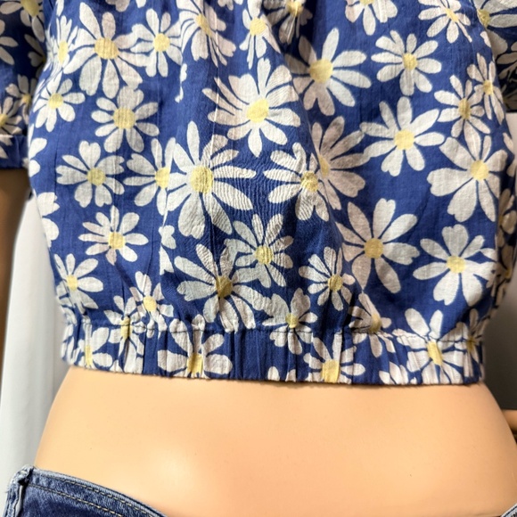 AMERICAN EAGLE OUTFITTERS Square Neck Cropped Daisy Top (Size S) - Picture 10 of 14